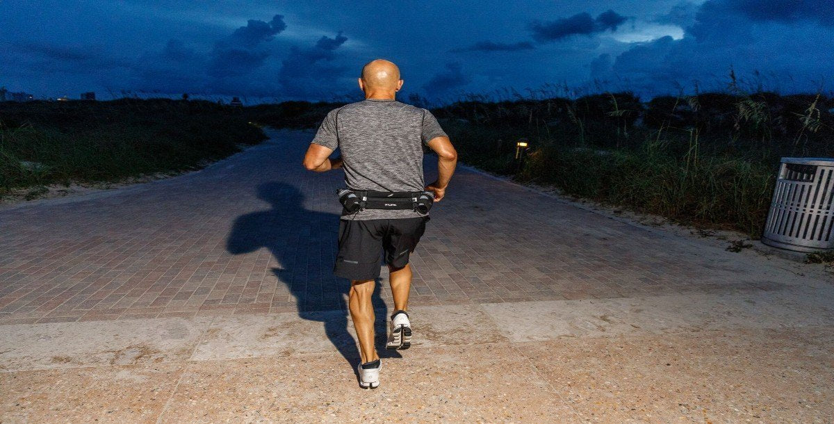 These are our 8 Tips On How To Stay Safe When Running At Night