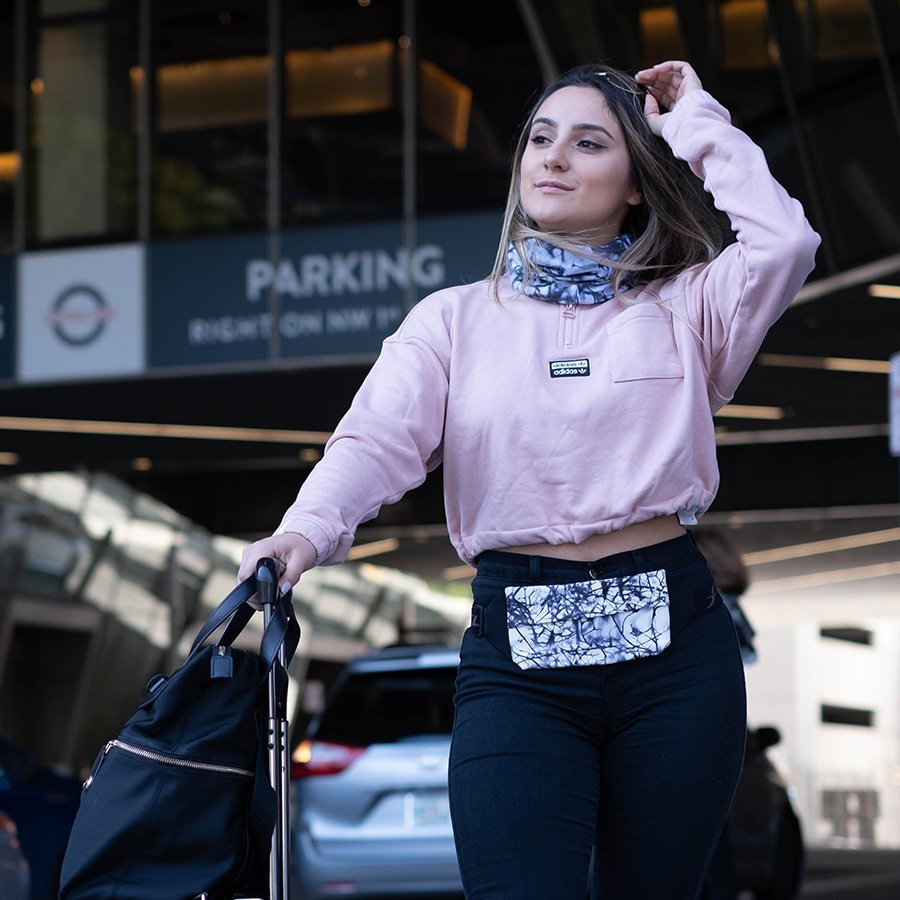 Waist Wallet vs. Neck Wallet: What’s Best for International Travel?